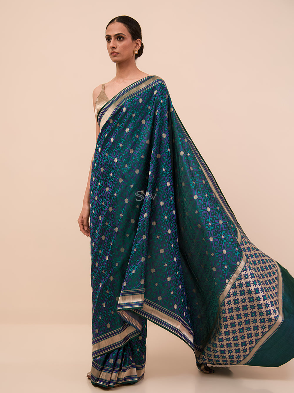 Bottle Green Jaal Satin Tanchoi Handloom Banarasi Saree - Sacred Weaves