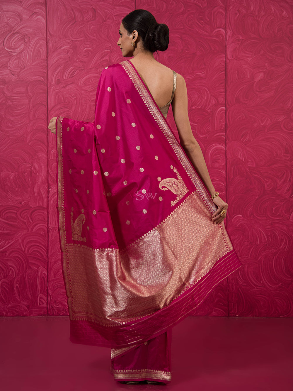 Magenta Konia Katan Silk Handloom Banarasi Saree - Sacred Weaves