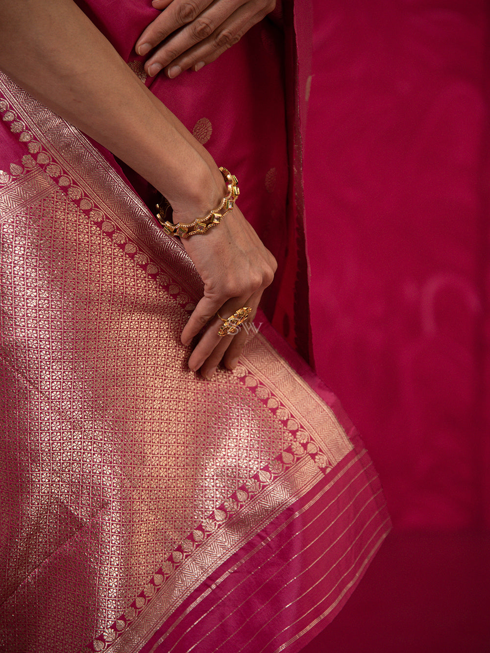 Pink Konia Katan Silk Handloom Banarasi Saree - Sacred Weaves