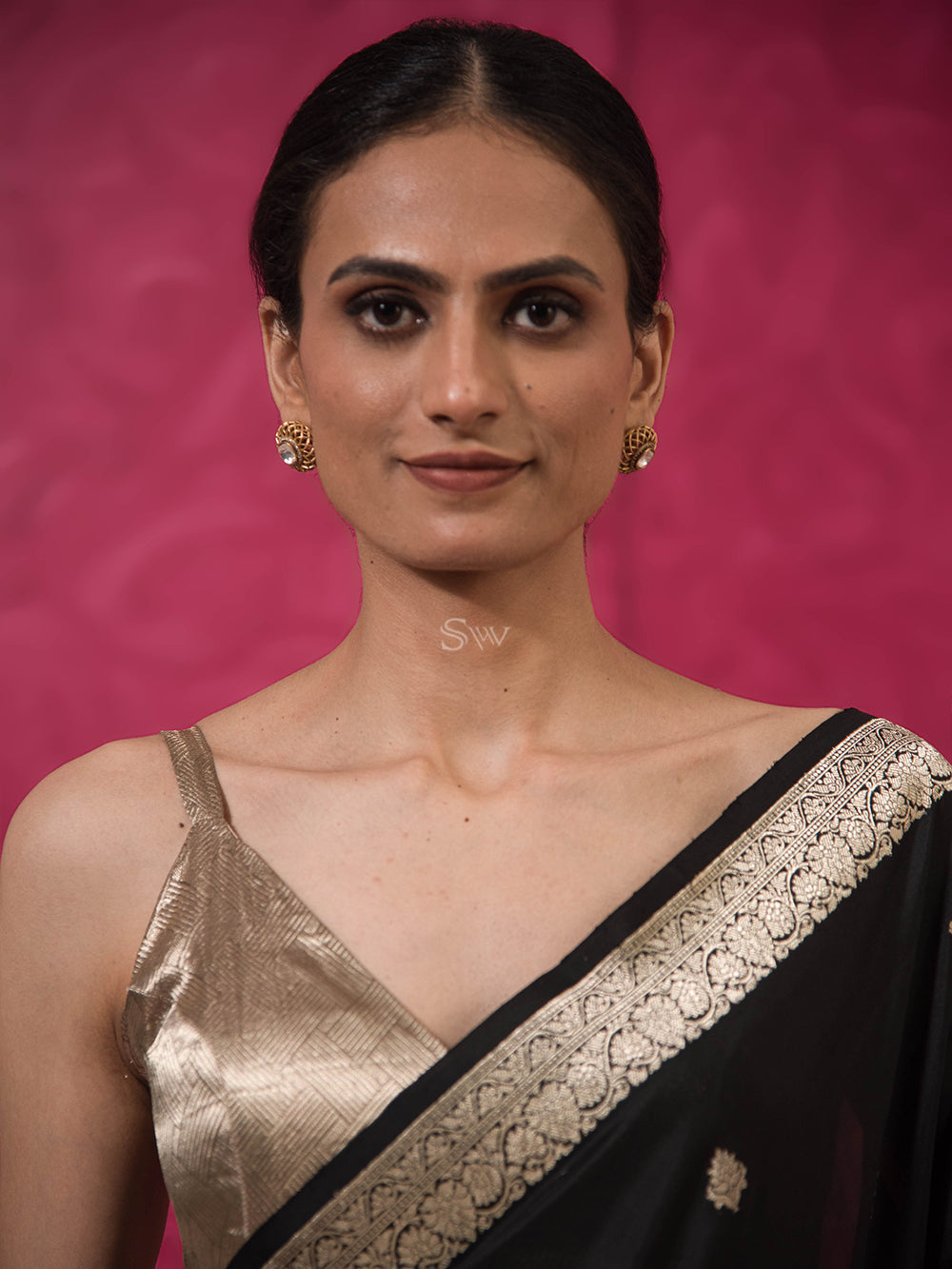 Black Booti Katan Silk Handloom Banarasi Saree - Sacred Weaves