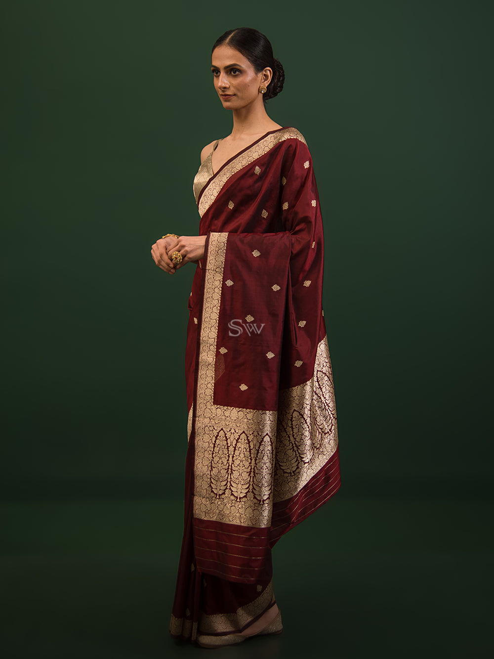 Dark Maroon Booti Katan Silk Handloom Banarasi Saree - Sacred Weaves