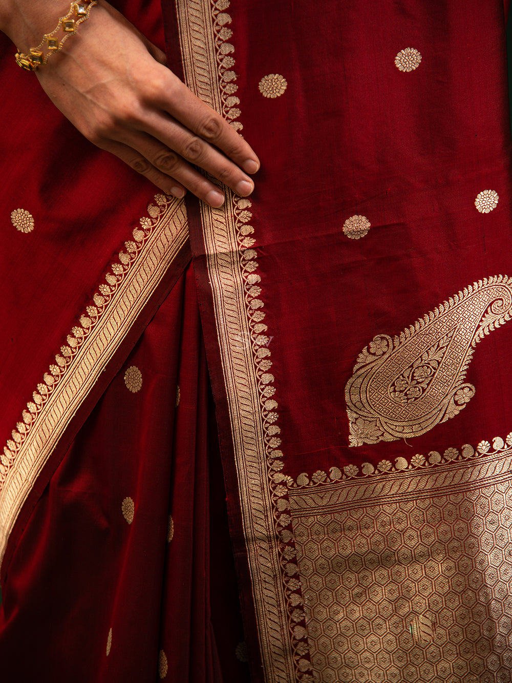 Brown Konia Katan Silk Handloom Banarasi Saree - Sacred Weaves