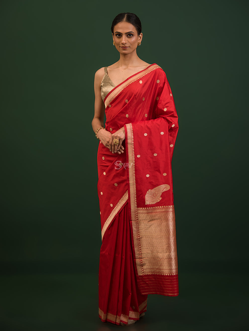 Red Konia Katan Silk Handloom Banarasi Saree - Sacred Weaves