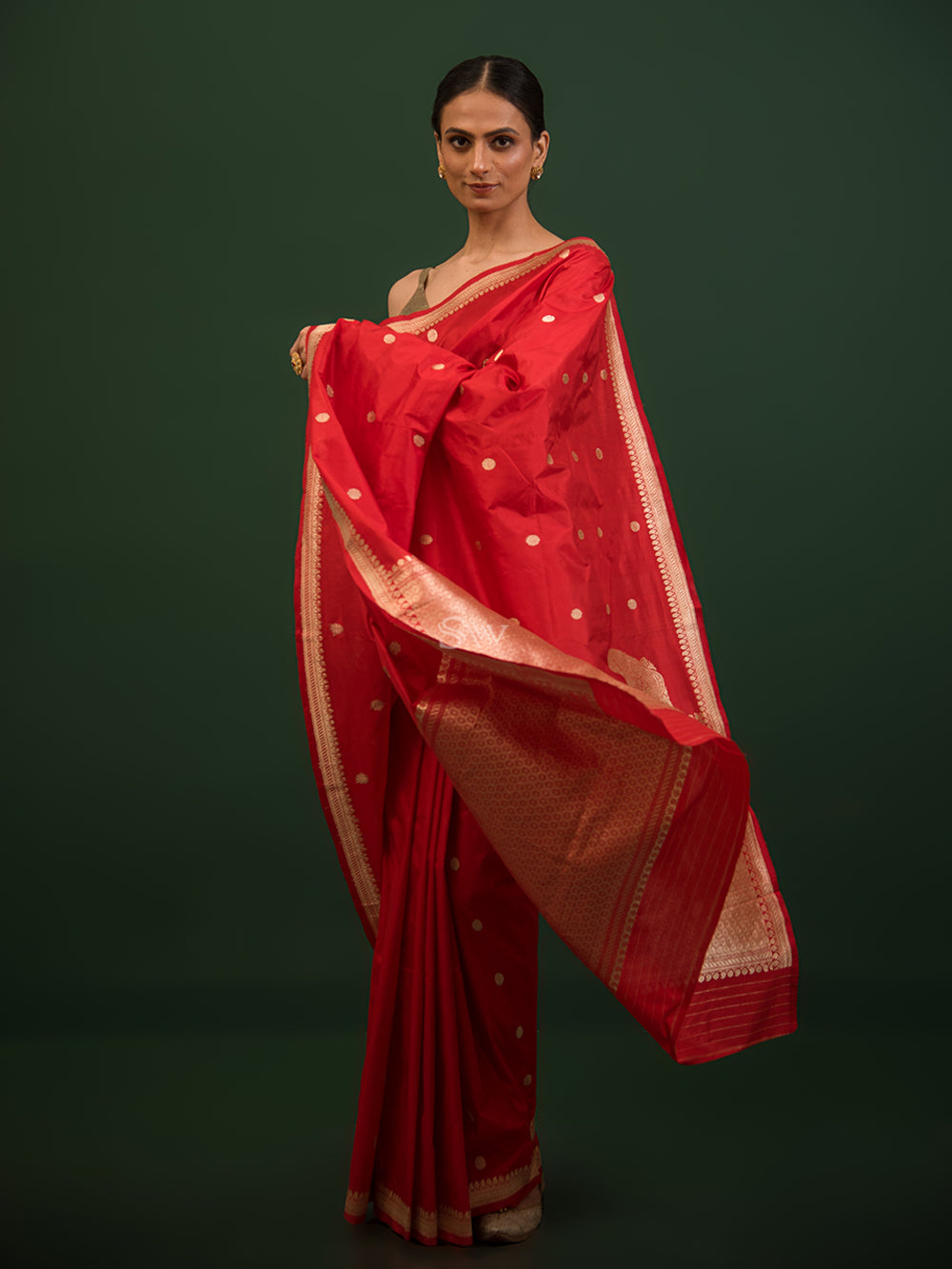 Red Konia Katan Silk Handloom Banarasi Saree - Sacred Weaves