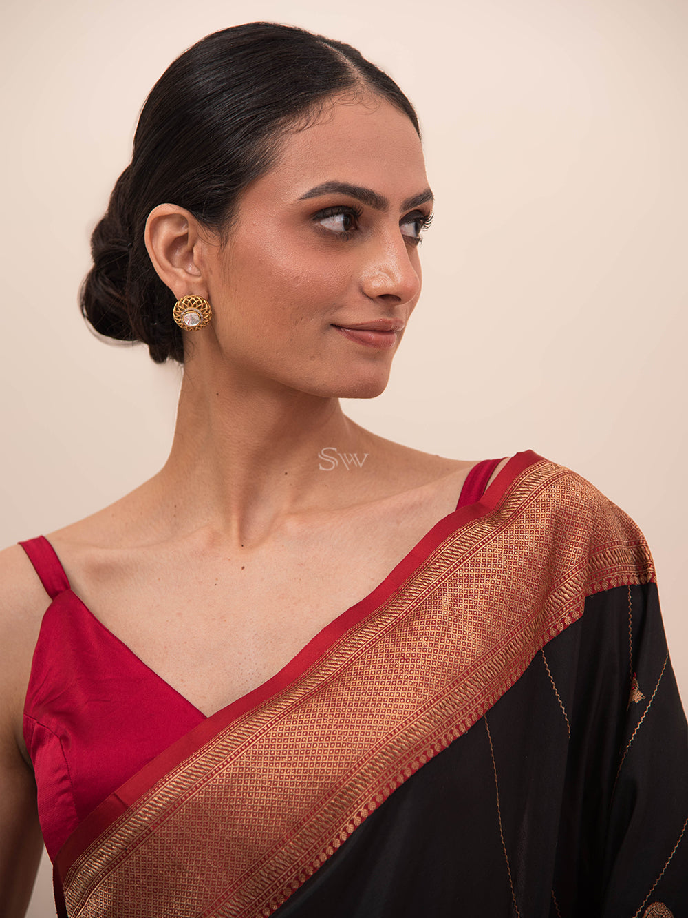 Black Shikargah Boota Katan Silk Handloom Banarasi Saree - Sacred Weaves