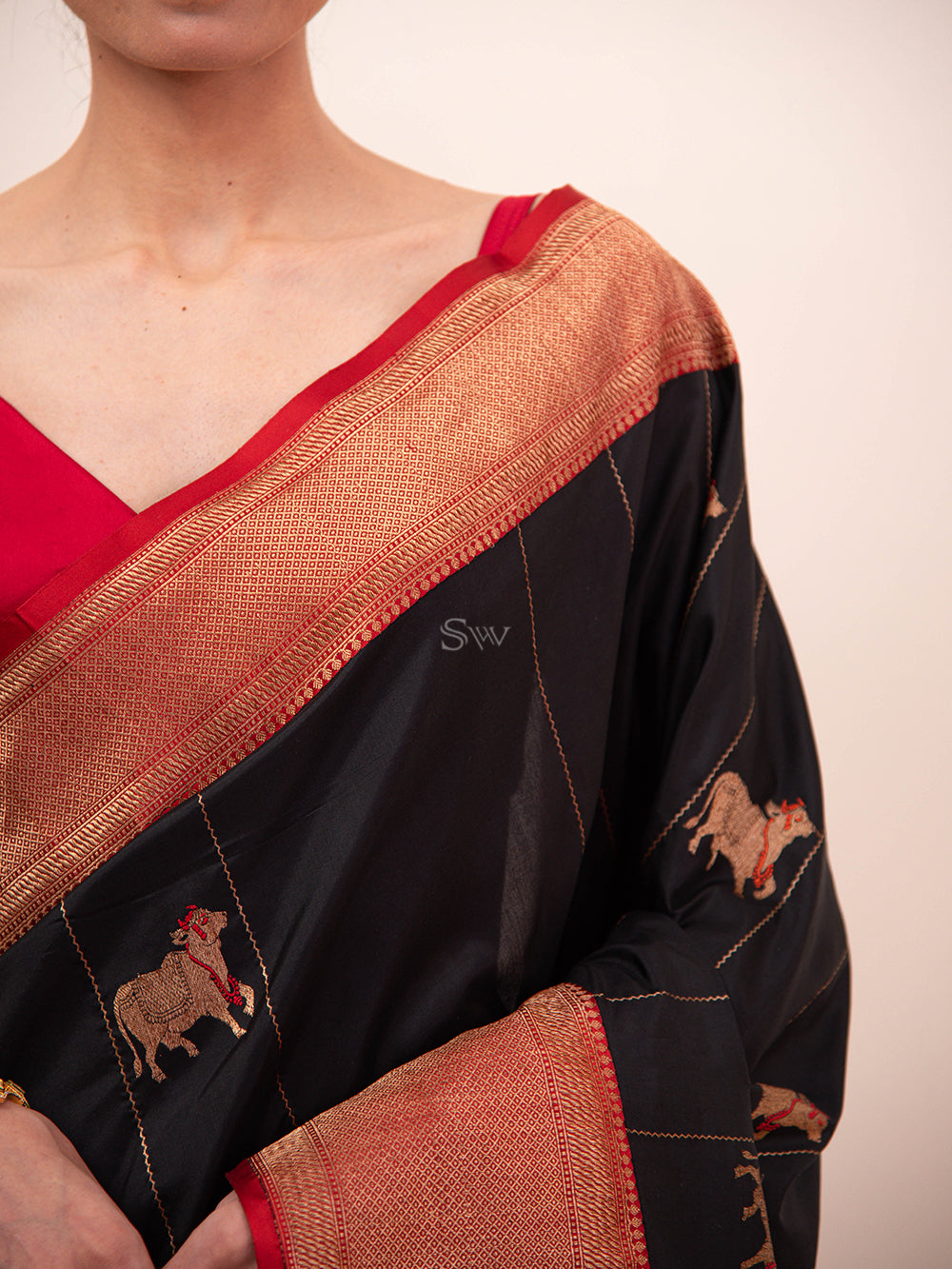 Black Shikargah Boota Katan Silk Handloom Banarasi Saree - Sacred Weaves