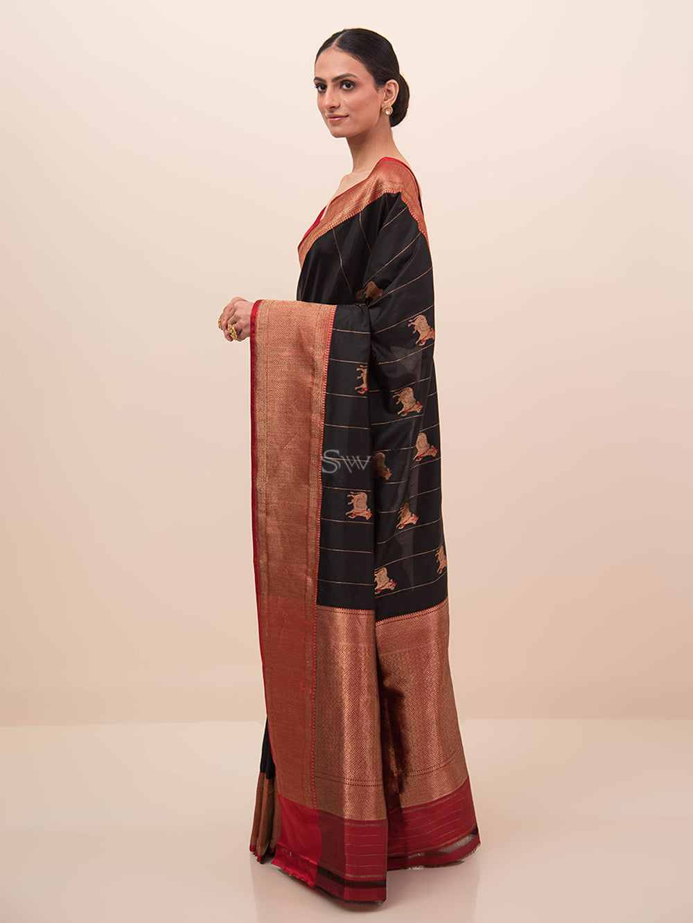 Black Shikargah Boota Katan Silk Handloom Banarasi Saree - Sacred Weaves