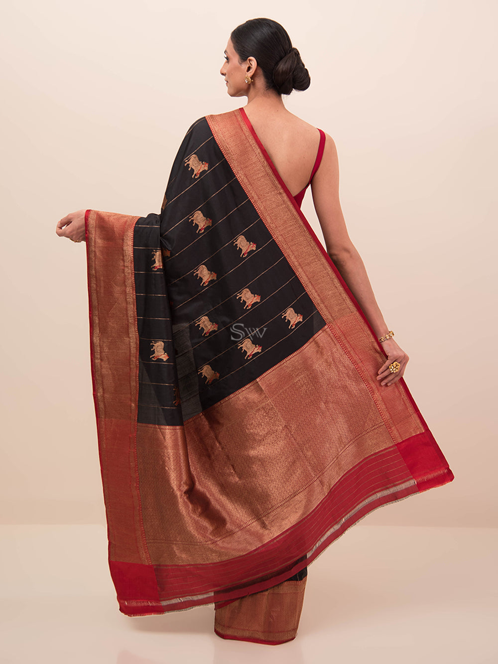 Black Shikargah Boota Katan Silk Handloom Banarasi Saree - Sacred Weaves