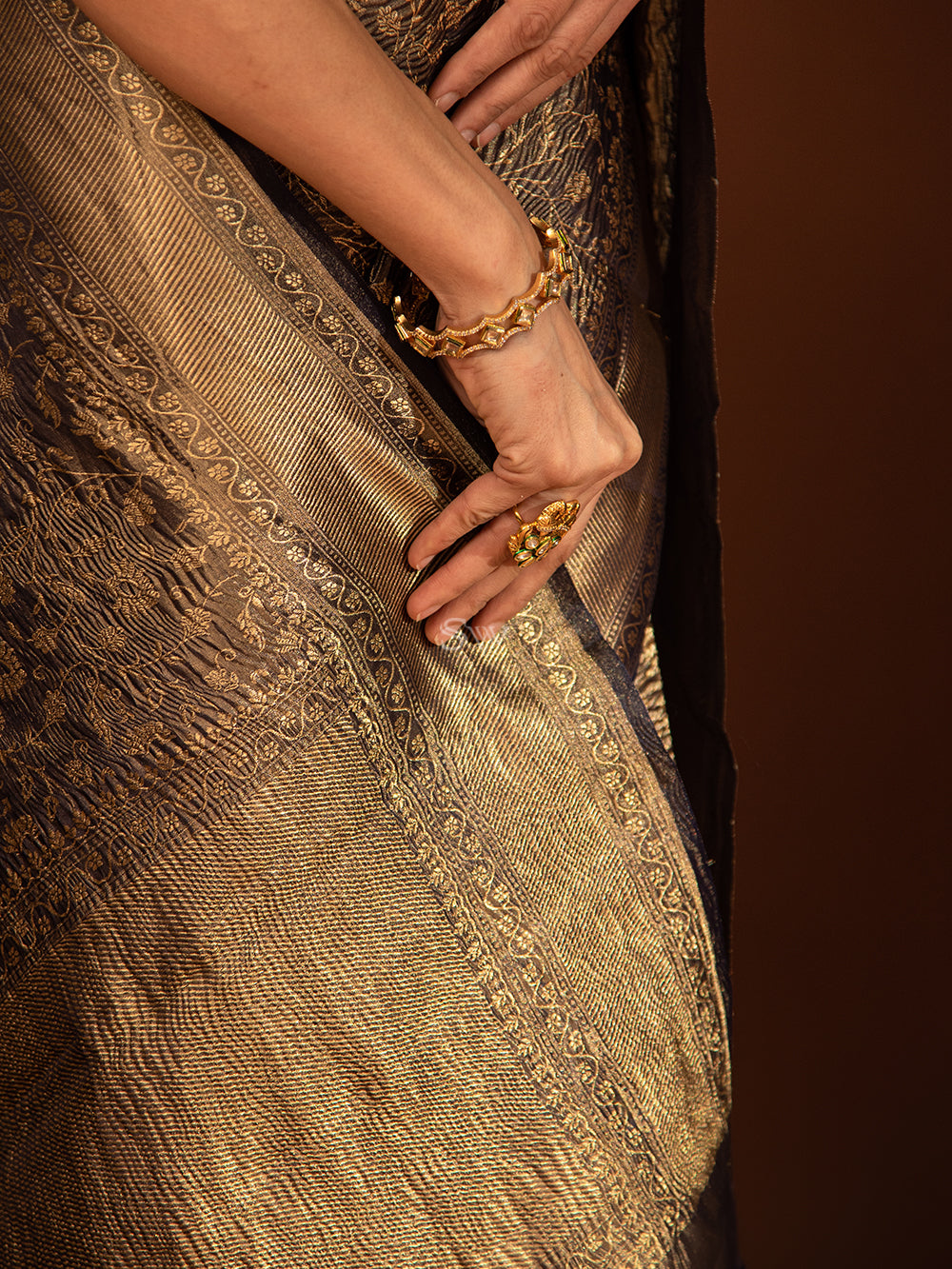 Navy Blue Gold Jaal Crush Tissue Handloom Banarasi Saree - Sacred Weaves
