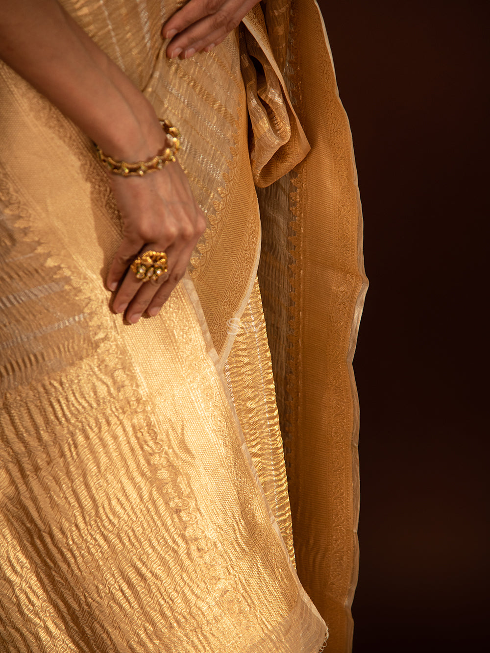 Beige Gold Stripe Crush Tissue Handloom Banarasi Saree - Sacred Weaves