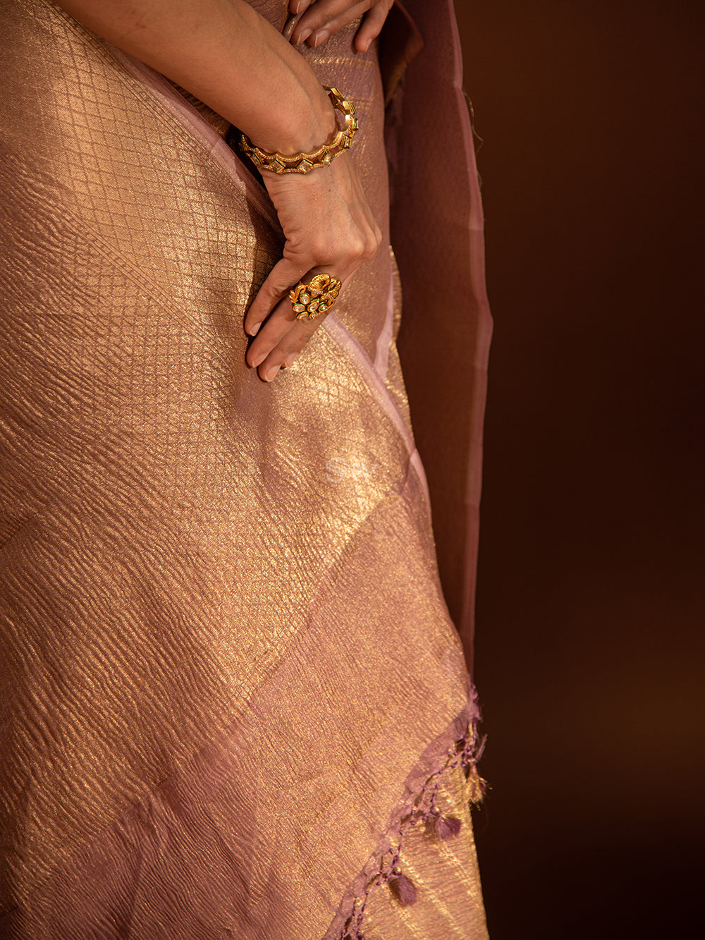 Mauve Gold Stripe Crush Tissue Handloom Banarasi Saree - Sacred Weaves