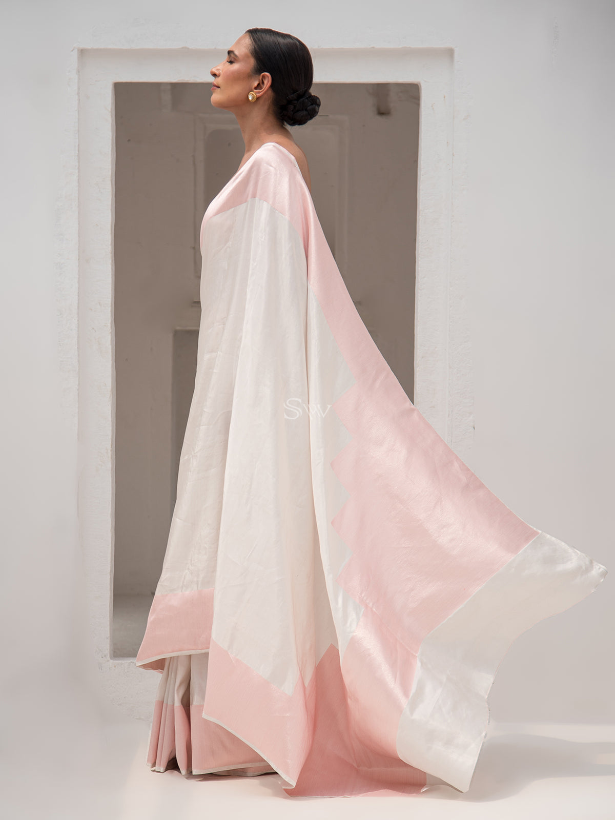 White Plain Tissue Katan Silk Handloom Banarasi Saree - Sacred Weaves