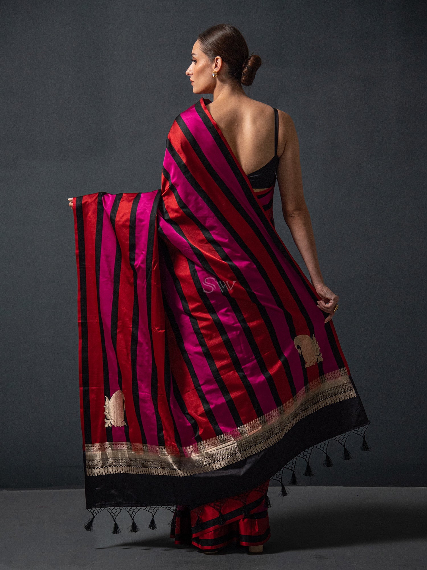 Pink Red Konia Satin Silk Handloom Banarasi Saree - Sacred Weaves