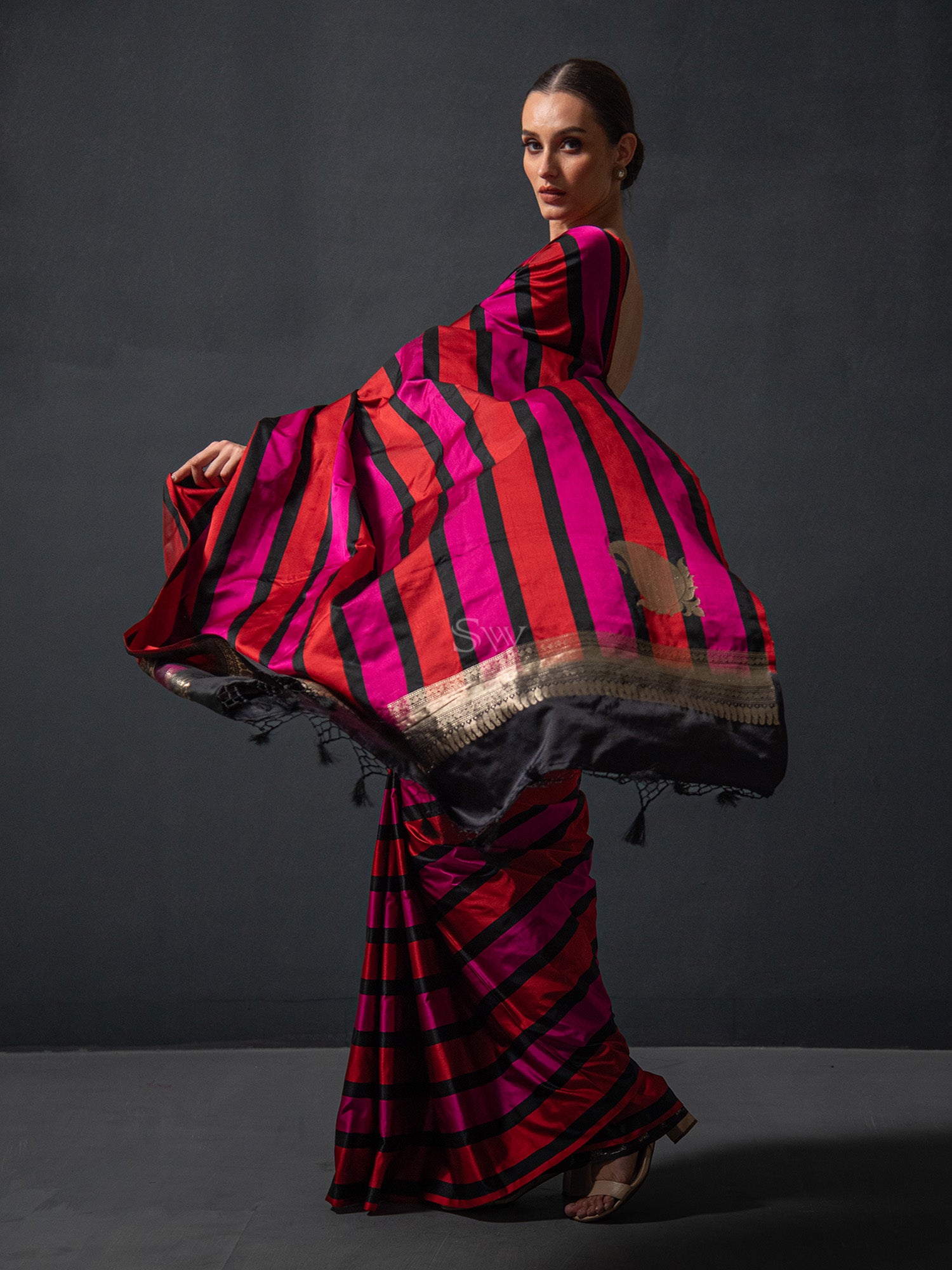 Pink Red Konia Satin Silk Handloom Banarasi Saree - Sacred Weaves