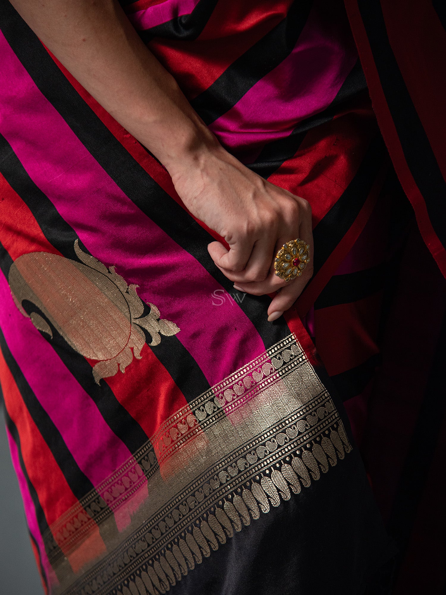 Pink Red Konia Satin Silk Handloom Banarasi Saree - Sacred Weaves