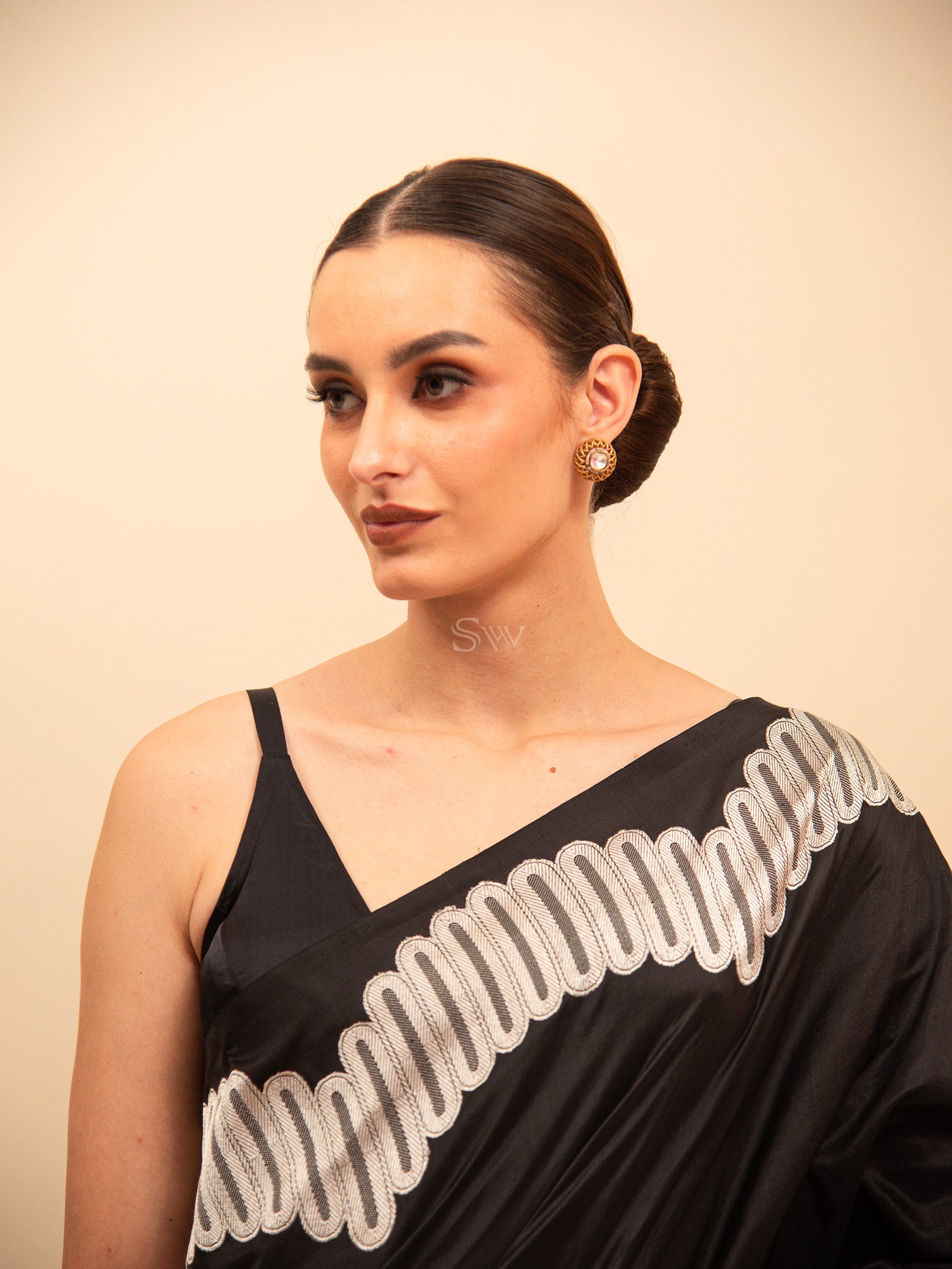 Black Plain Katan Silk Handloom Banarasi Saree - Sacred Weaves