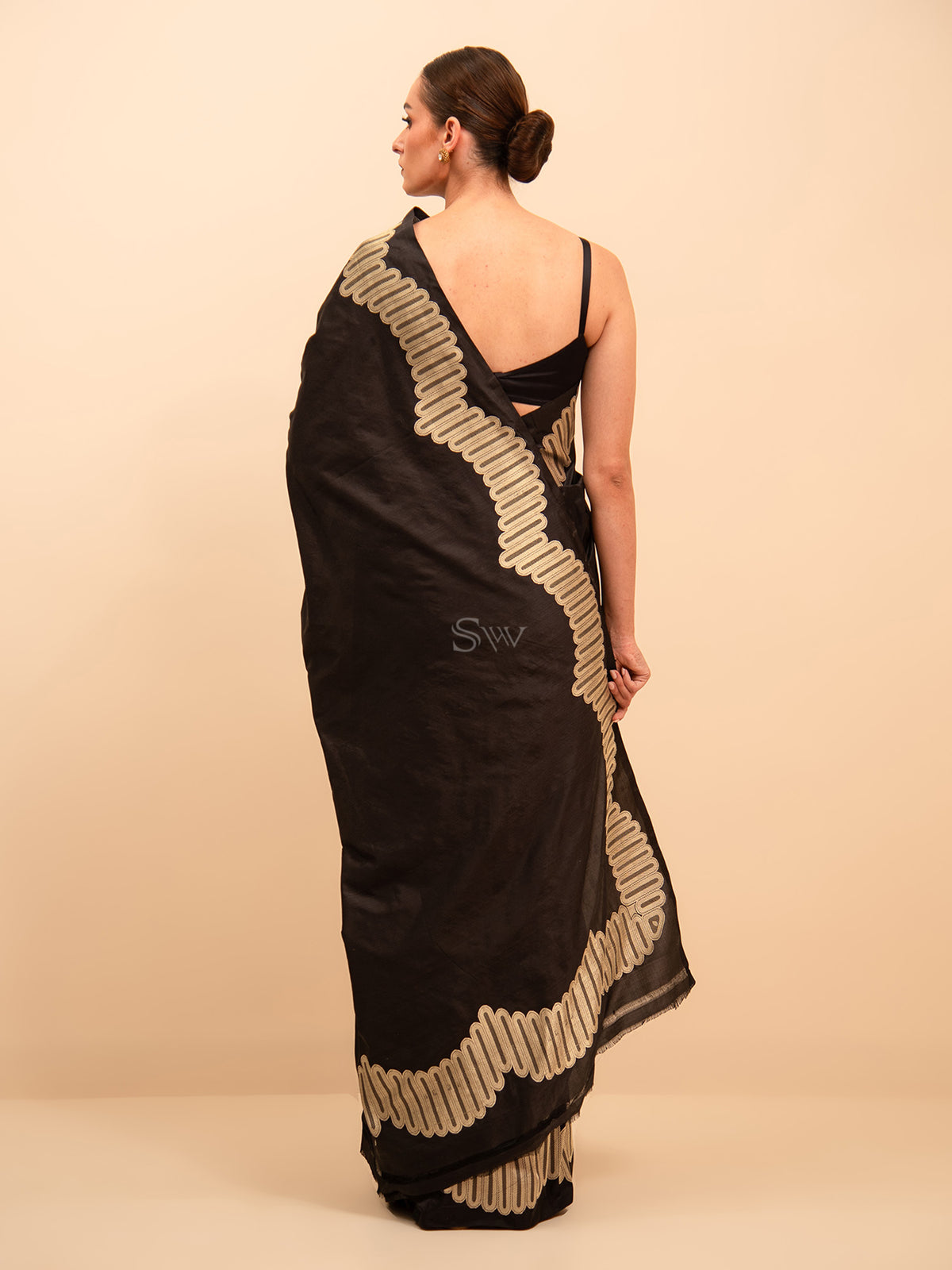 Black Plain Katan Silk Handloom Banarasi Saree - Sacred Weaves