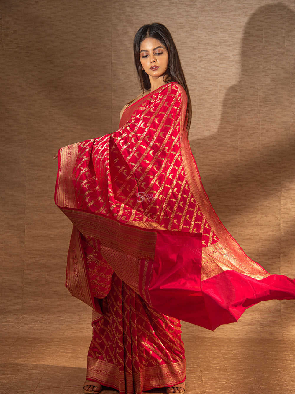 Red Shikargah Katan Silk Handloom Banarasi Saree - Sacred Weaves