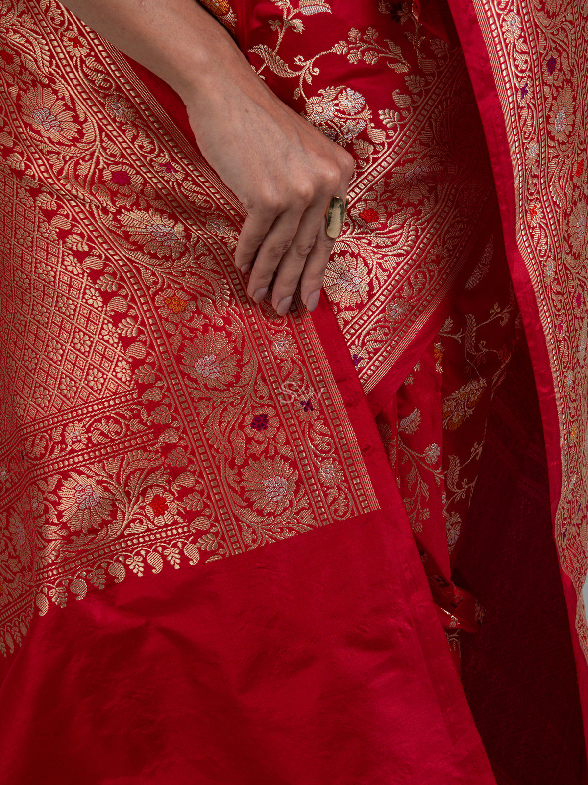 Red Meenakari Katan Silk Handloom Banarasi Saree - Sacred Waaves