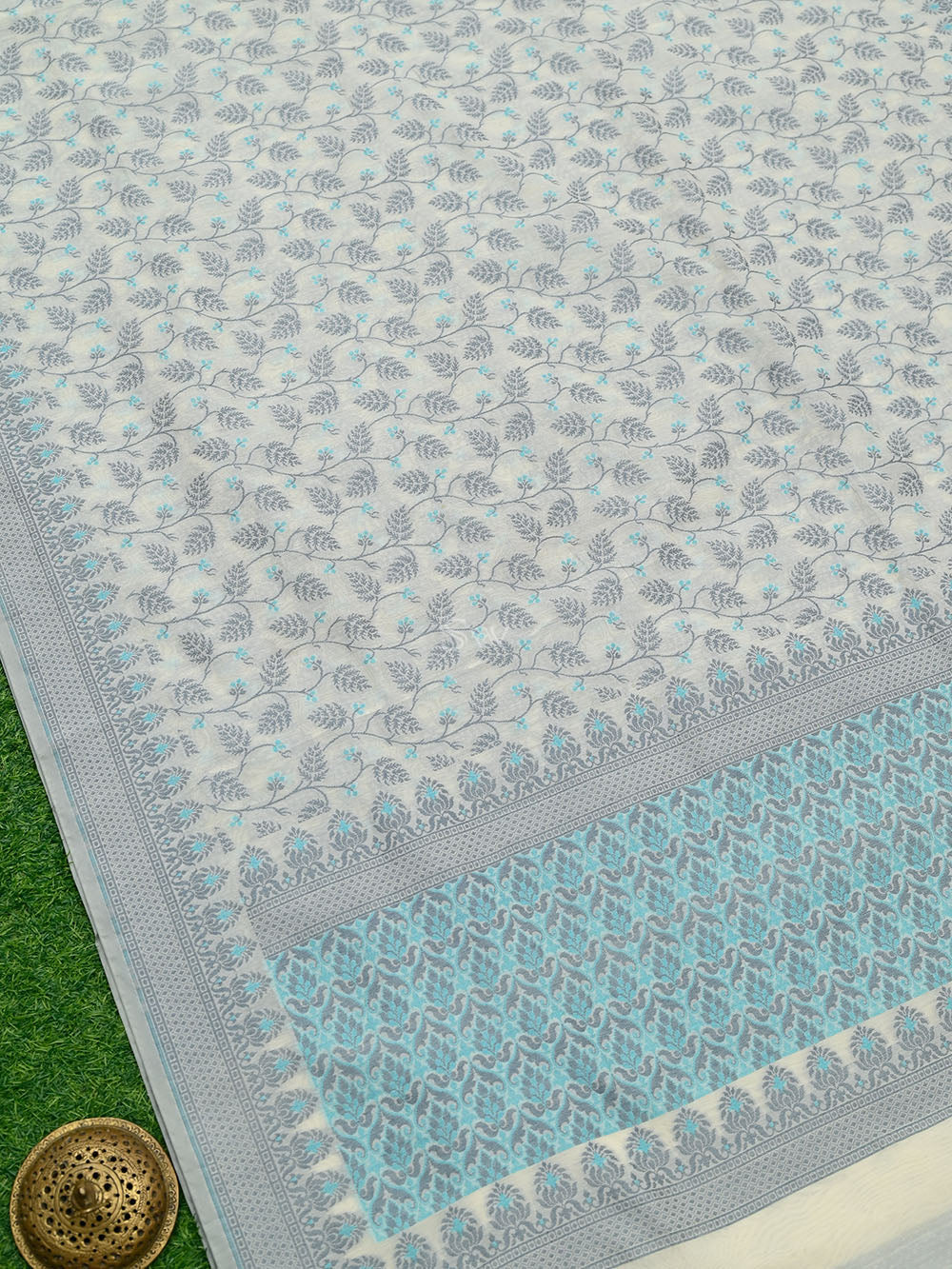 Off-White Meenakari Jaal Cotton Silk Handloom Banarasi Saree - Sacred Weaves