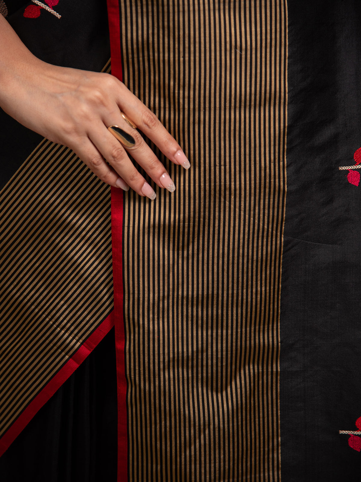 Black Meenakari Katan Silk Handloom Banarasi Saree - Sacred Weaves