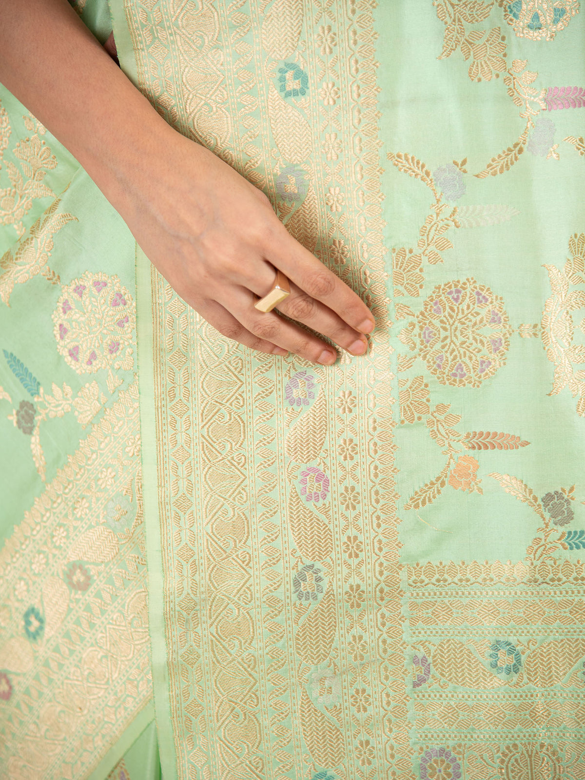 Pastel Pista Green Meenakari Katan Silk Handloom Banarasi Saree - Sacred Weaves