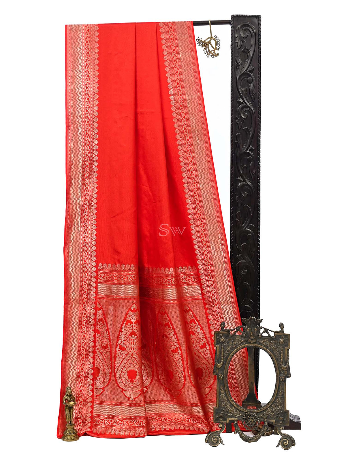 Red Plain Tanchoi Silk Handloom Banarasi Saree