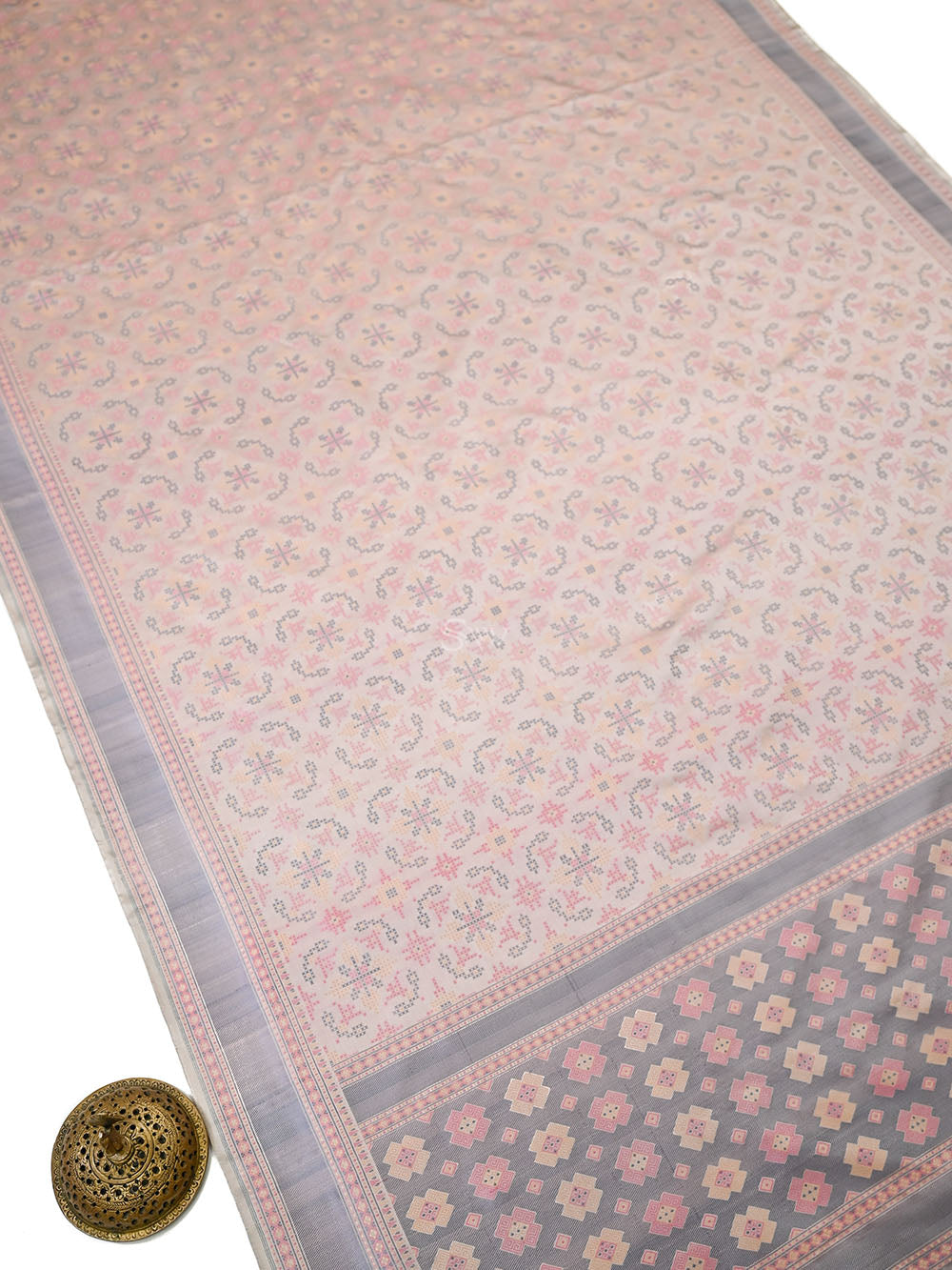 Pastel Onion Pink Tanchoi Silk Handloom Banarasi Saree - Sacred Weaves