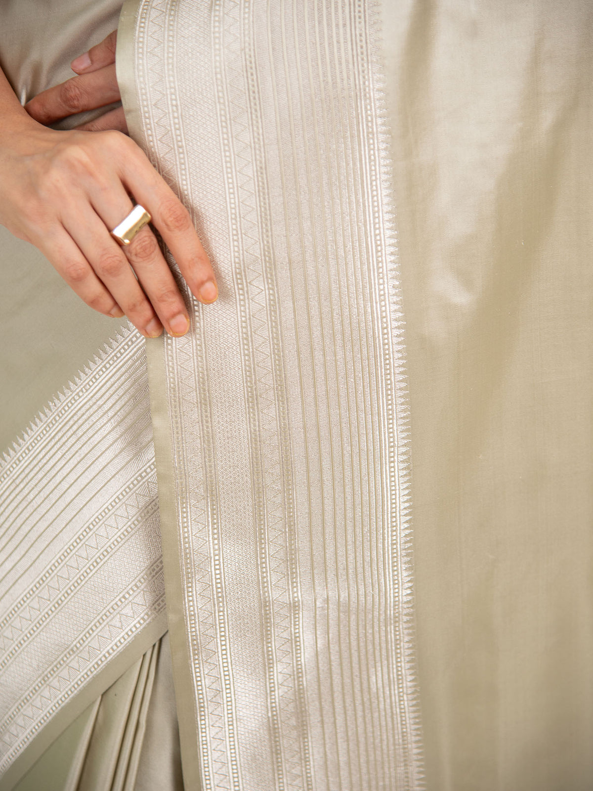 Off White Plain Satin Silk Handloom Banarasi Saree - Sacred Weaves