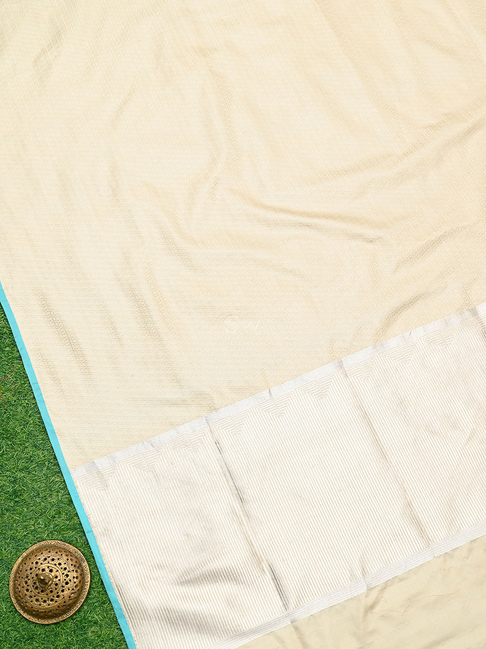 Beige Satin Tanchoi Silk Handloom Banarasi Saree - Sacred Weaves