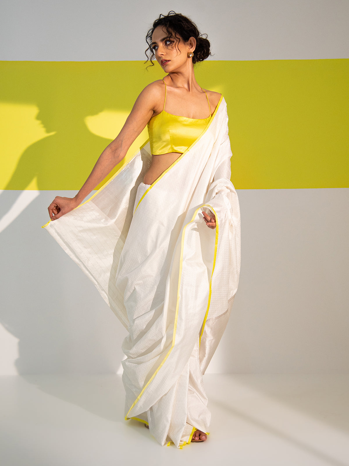 White Satin Tanchoi Handloom Banarasi Saree - Sacred Weaves