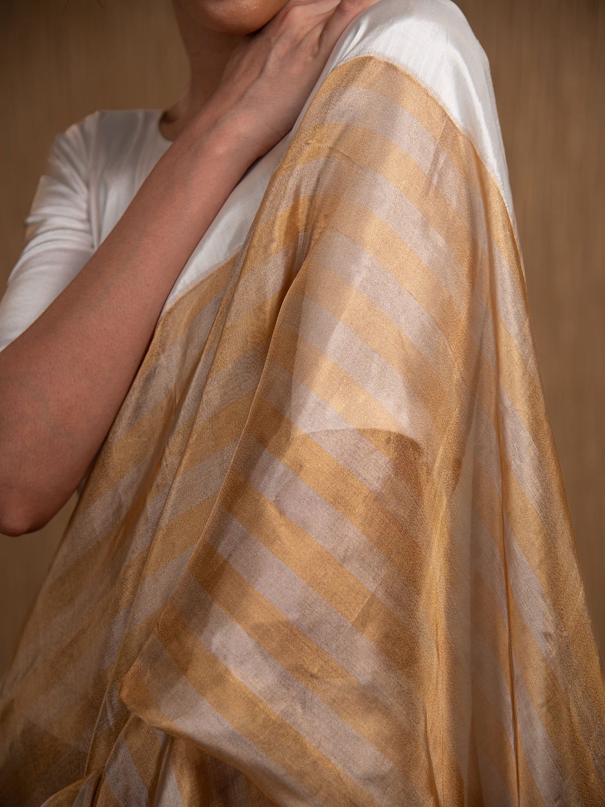 White Gold Tissue Rangkat Handloom Banarasi Saree - Sacred Weaves