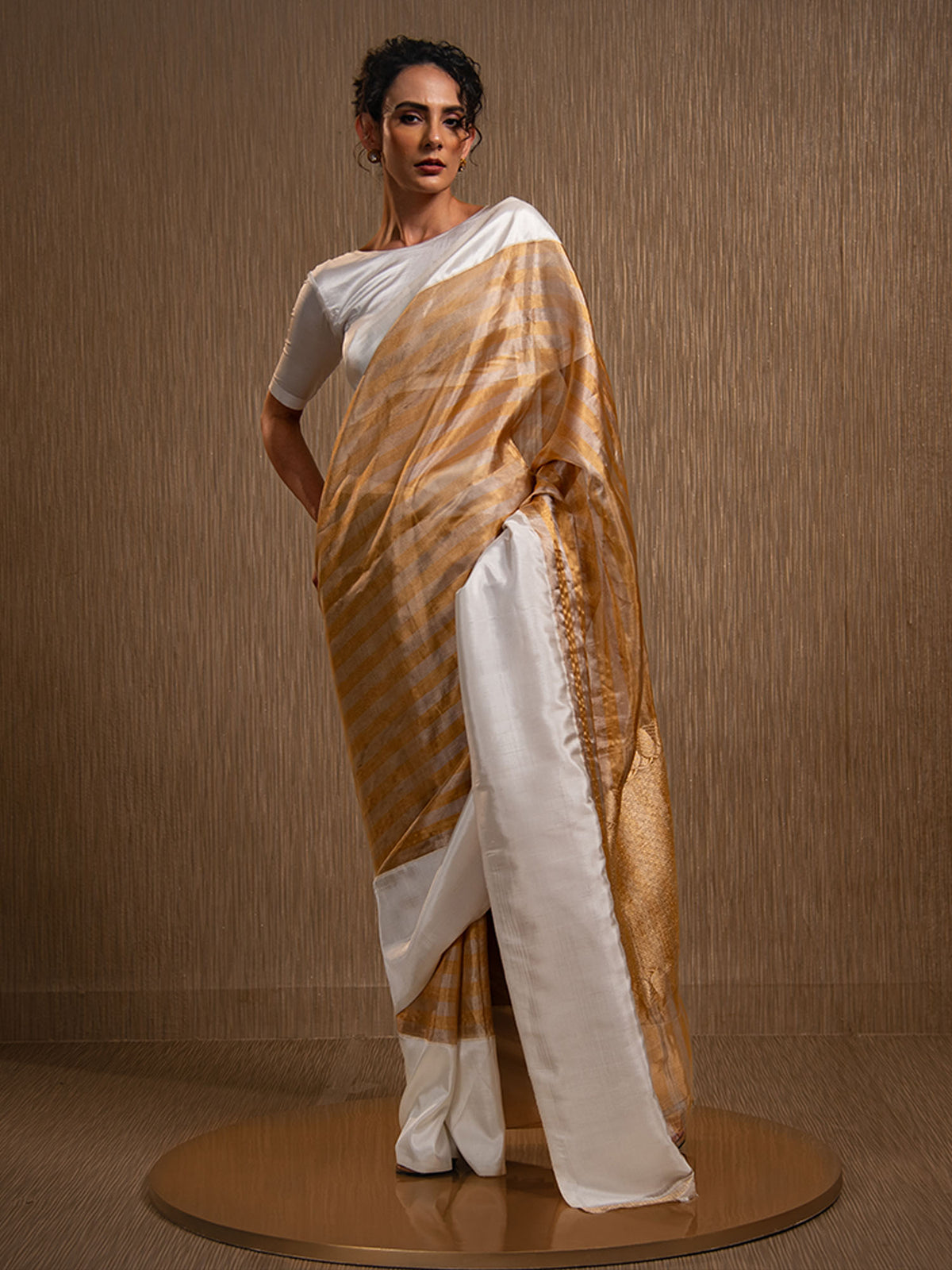 White Gold Tissue Rangkat Handloom Banarasi Saree - Sacred Weaves