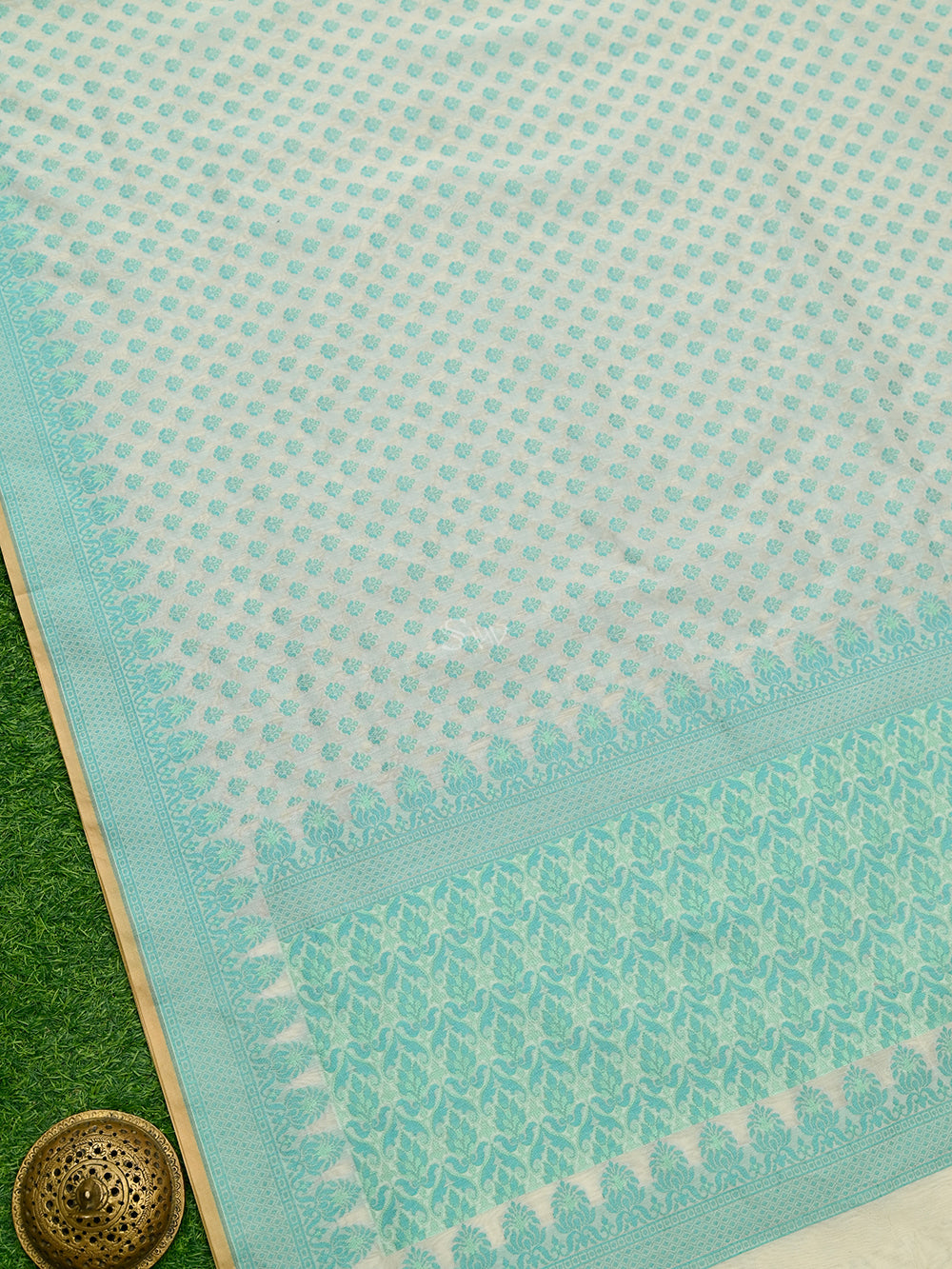 Cream Meenakari Booti Cotton Silk Handloom Banarasi Saree - Sacred Weaves