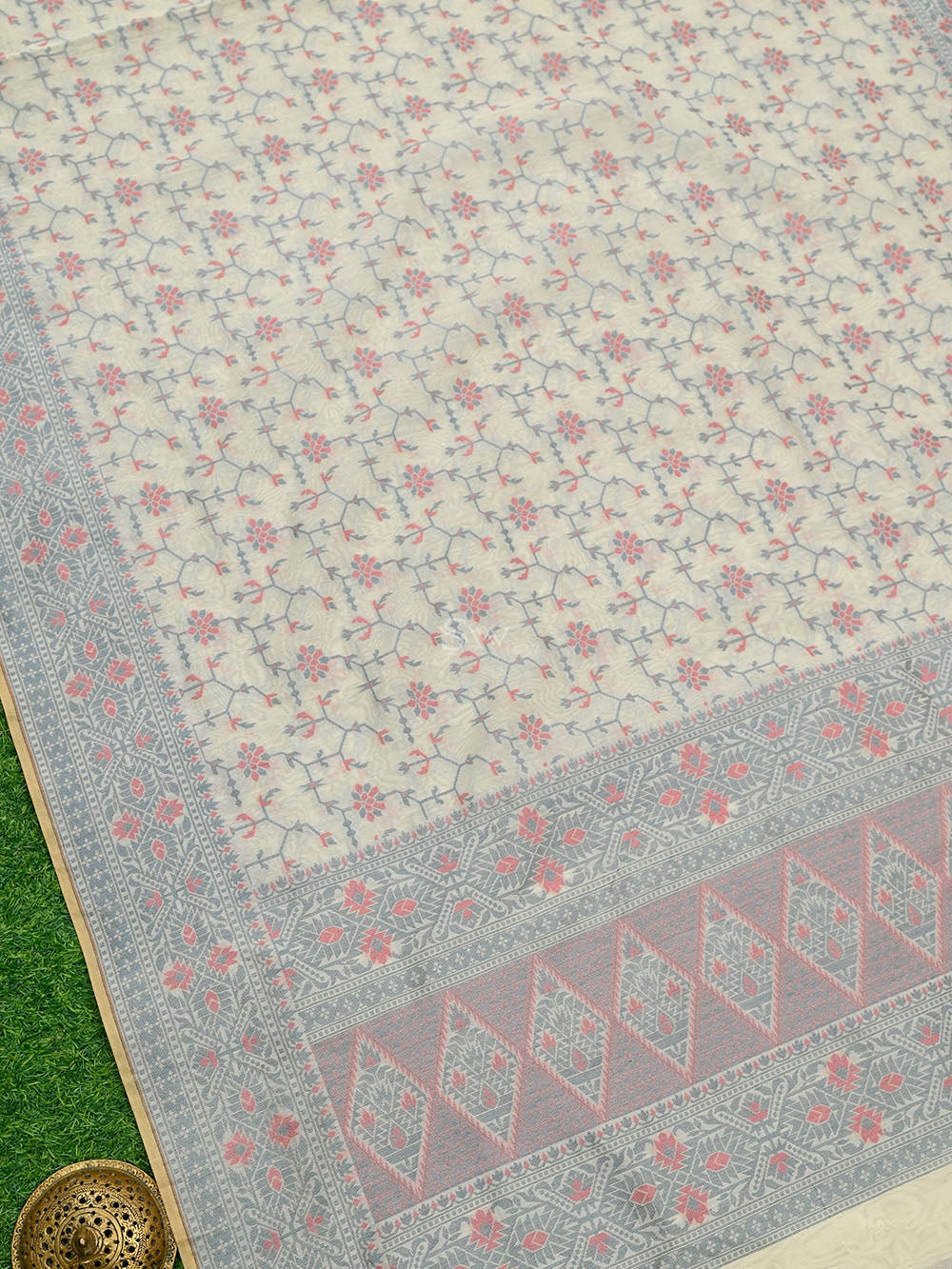 Cream Meenakari Jaal Cotton Silk Handloom Banarasi Saree - Sacred Weaves