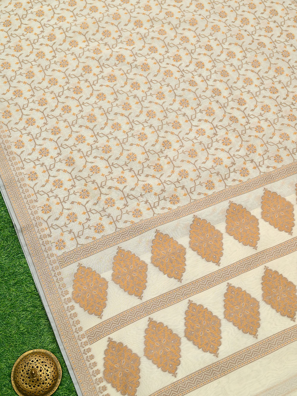 Cream Meenakari Jaal Cotton Silk Handloom Banarasi Saree - Sacred Weaves