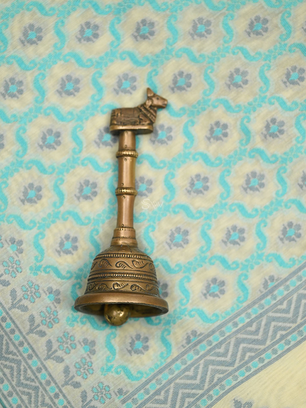 Cream Meenakari Booti Cotton Silk Handloom Banarasi Saree - Sacred Weaves
