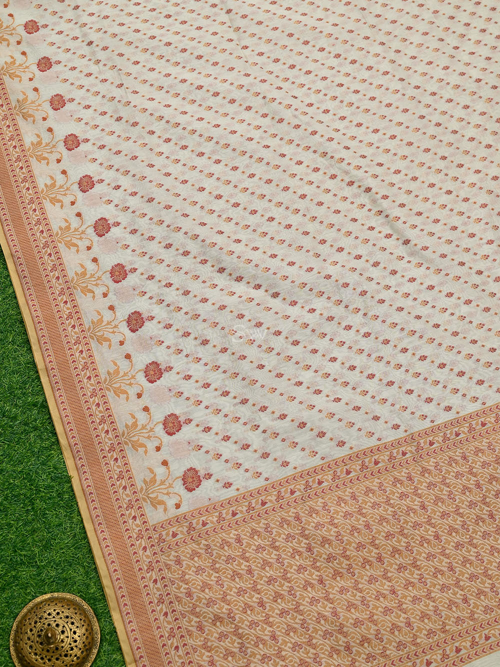 Cream Meenakari Leheriya Booti Cotton Silk Handloom Banarasi Saree - Sacred Weaves