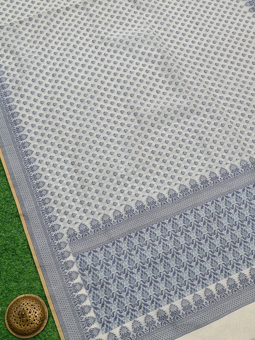 Off-White Meenakari Booti Cotton Silk Handloom Banarasi Saree - Sacred Weaves