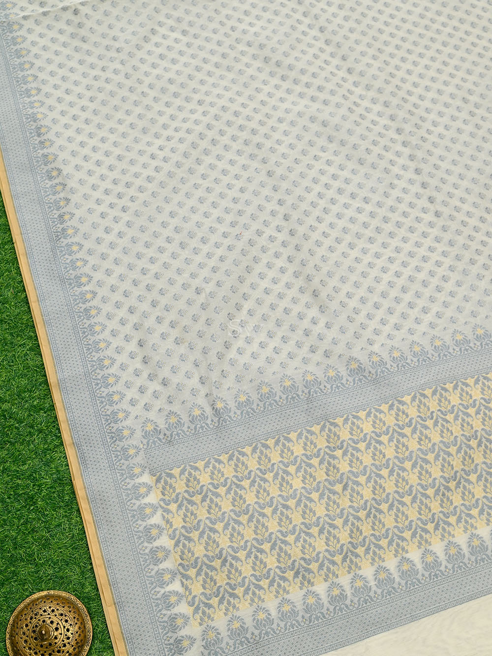 Off-White Meenakari Booti Cotton Silk Handloom Banarasi Saree - Sacred Weaves