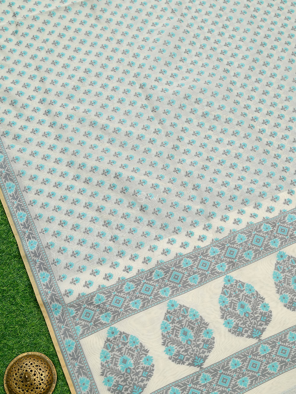 White Meenakari Booti Cotton Silk Handloom Banarasi Saree - Sacred Weaves