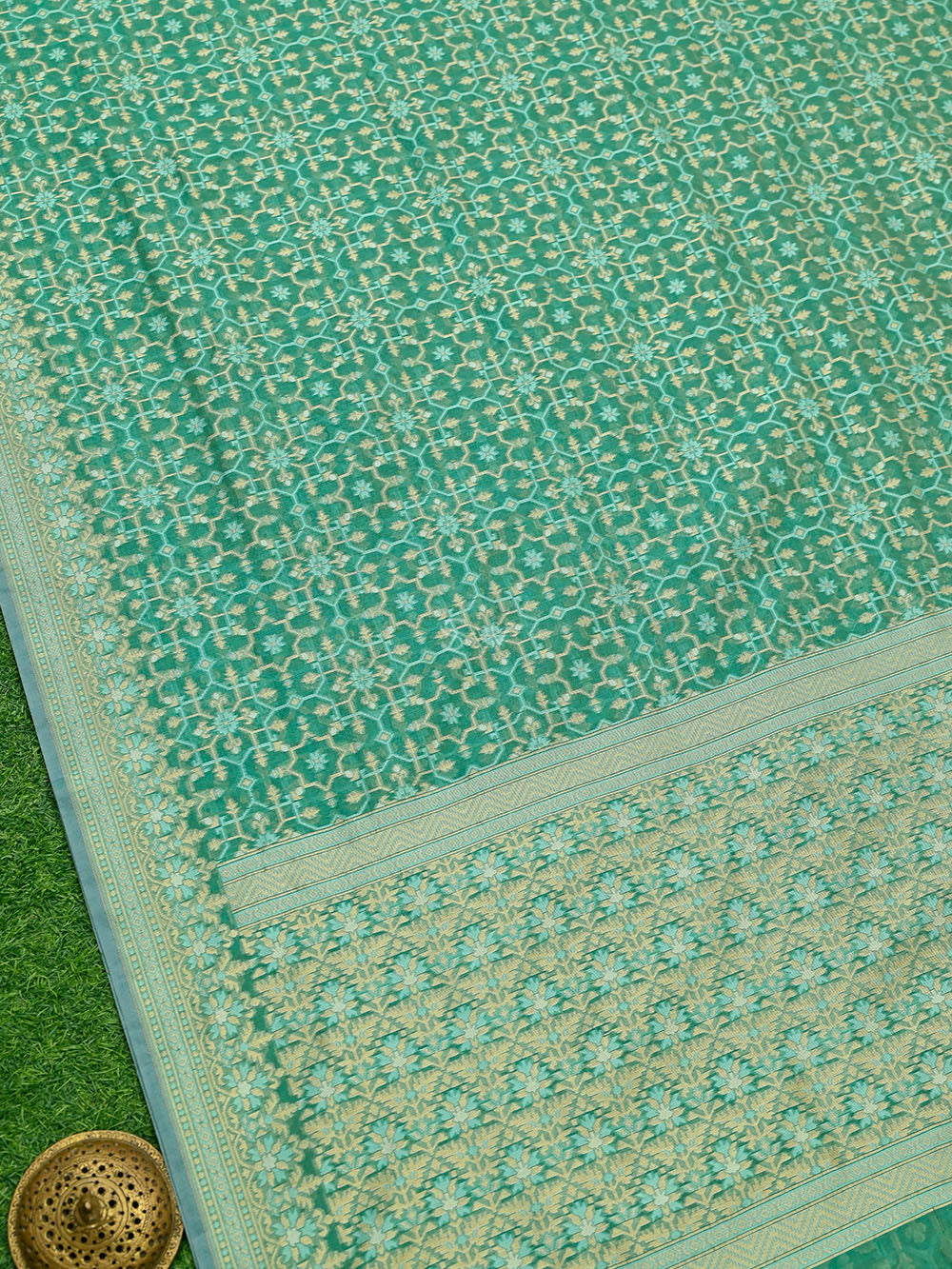 Green Meenakari Jaal Cotton Silk Handloom Banarasi Saree - Sacred Weaves