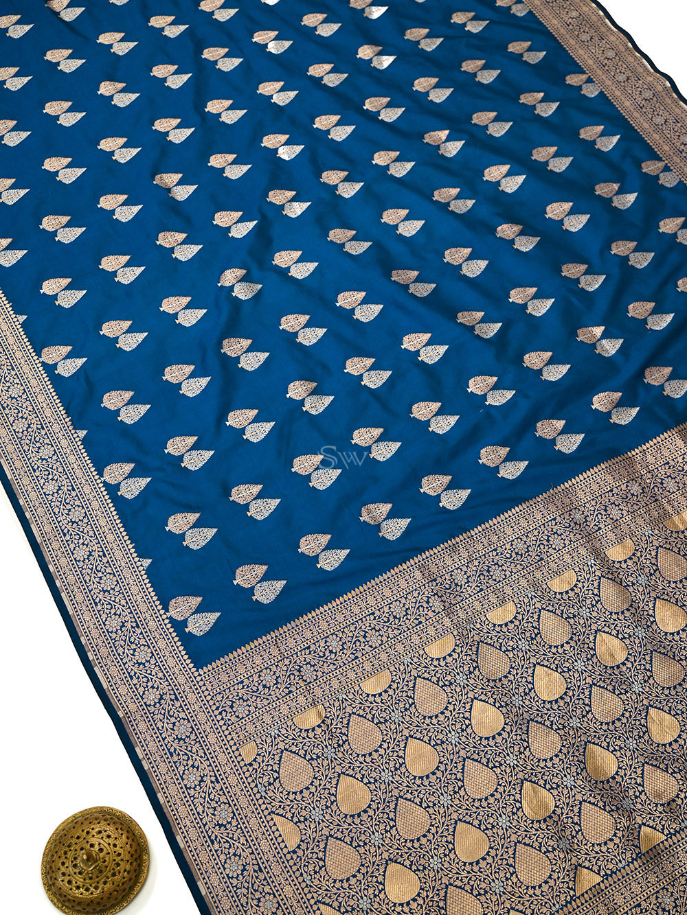 Midnight Blue Booti Katan Silk Handloom Banarasi Saree - Sacred Weaves