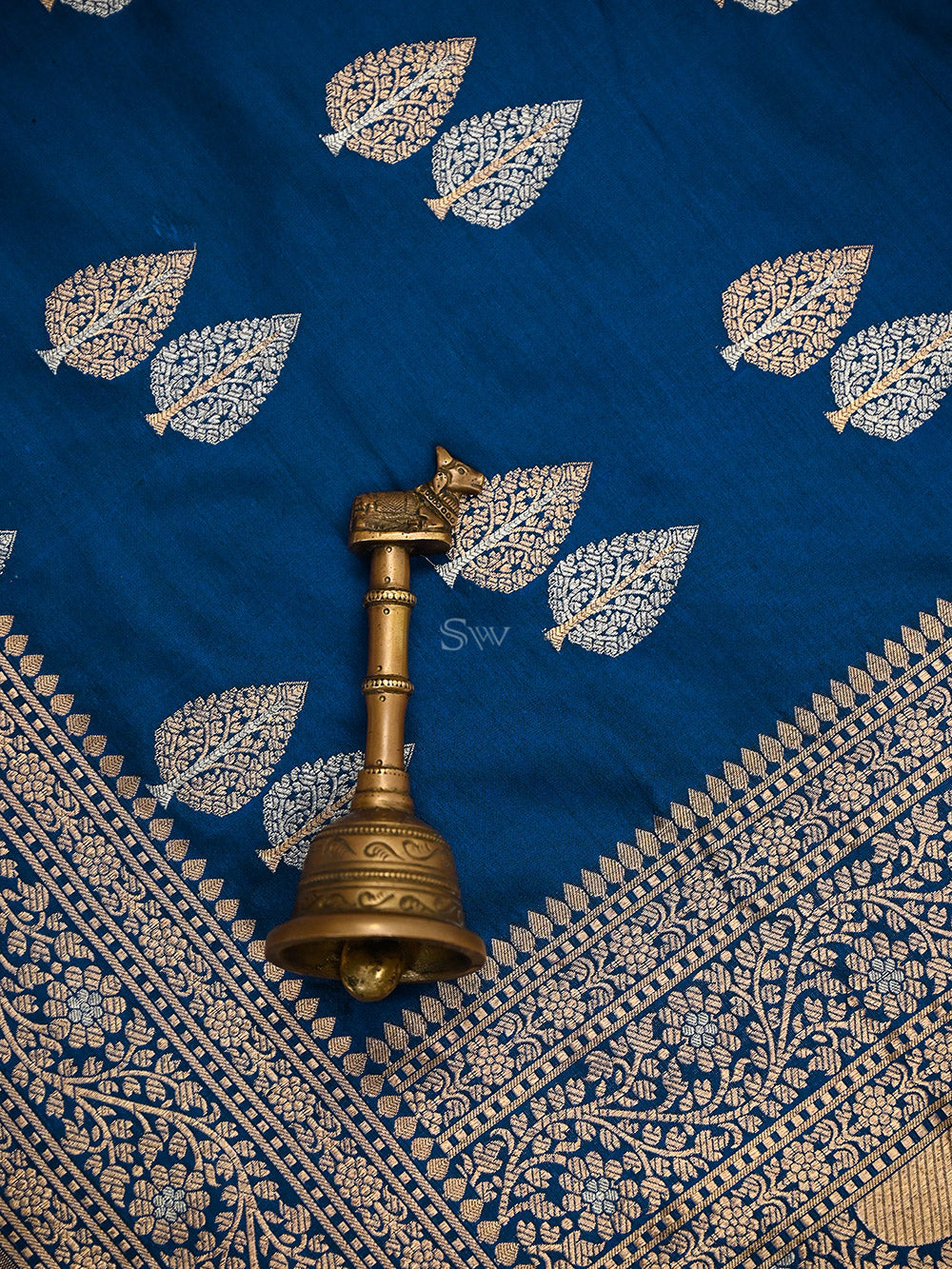 Midnight Blue Booti Katan Silk Handloom Banarasi Saree - Sacred Weaves