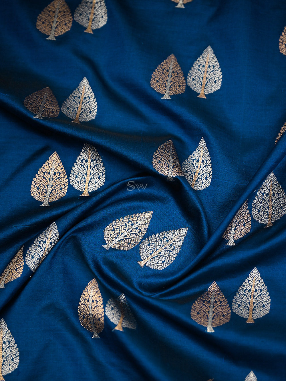 Midnight Blue Booti Katan Silk Handloom Banarasi Saree - Sacred Weaves
