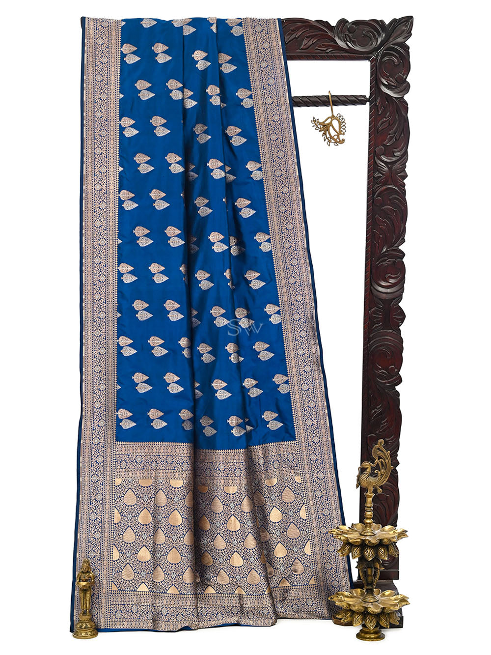 Midnight Blue Booti Katan Silk Handloom Banarasi Saree - Sacred Weaves