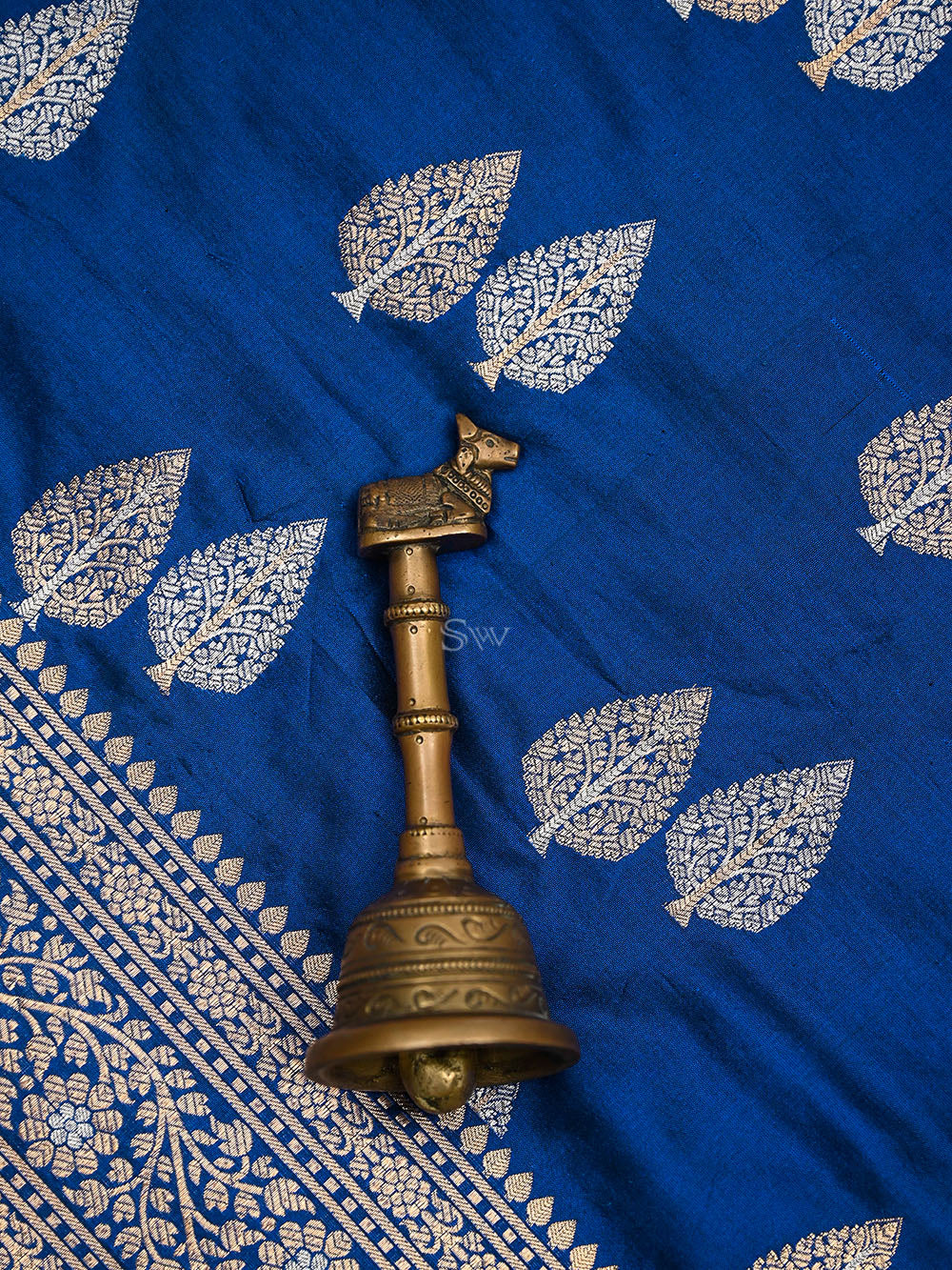 Midnight Blue Booti Katan Silk Handloom Banarasi Saree - Sacred Weaves