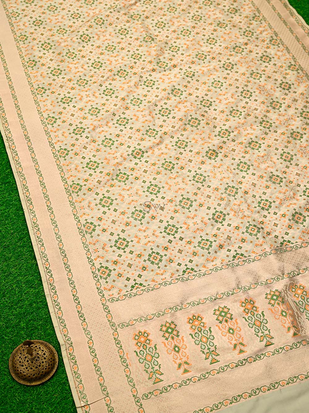 Cream Paithani Meenakari Katan Silk Handloom Banarasi Saree