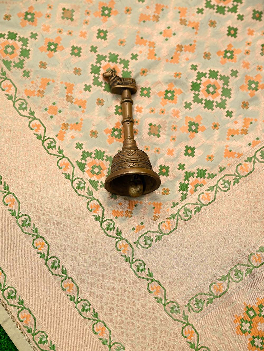 Cream Paithani Meenakari Katan Silk Handloom Banarasi Saree