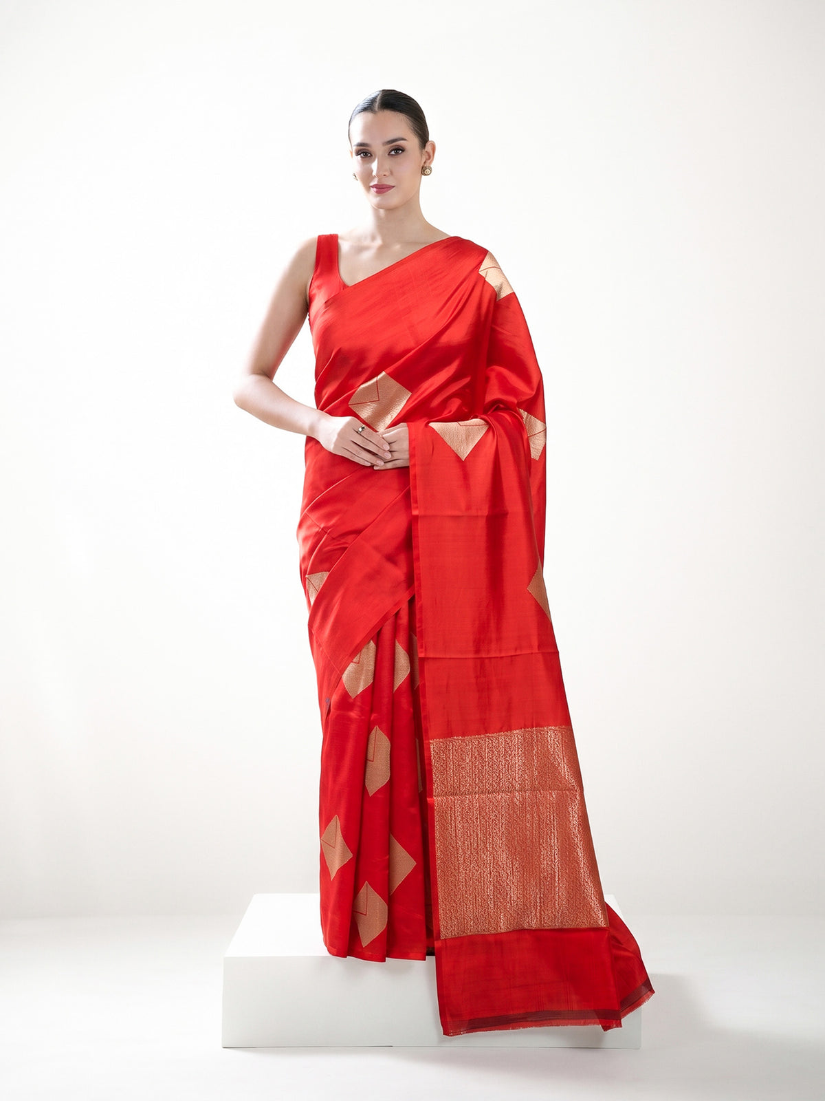 Red Boota Pure Silk Handloom Banarasi Saree - Sacred Weaves